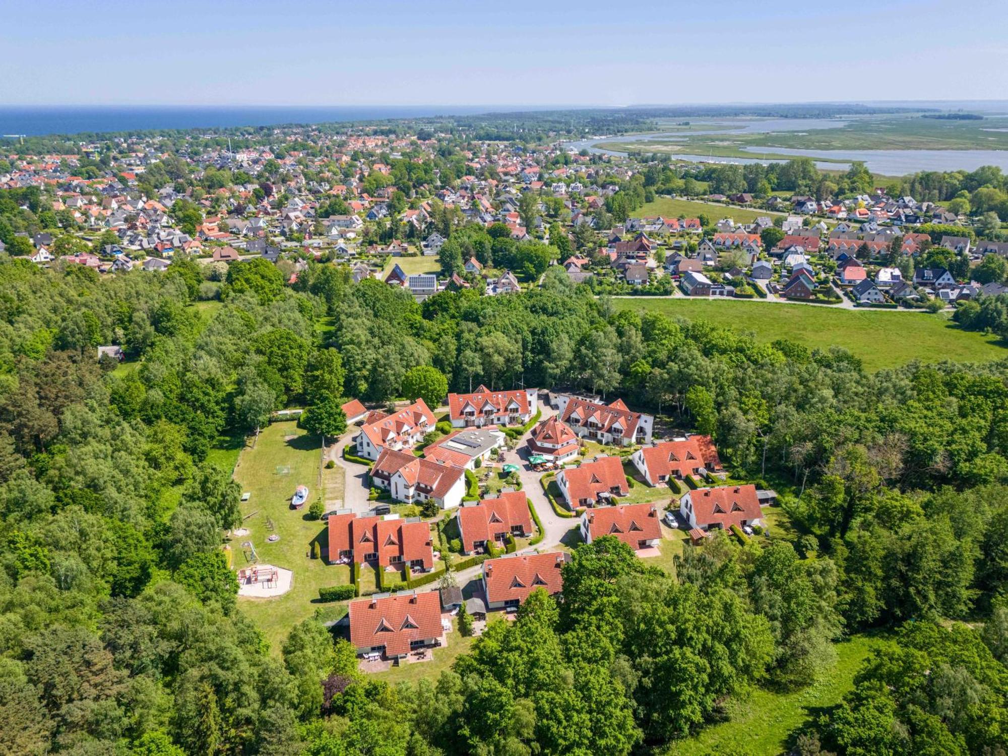Ferienpark Freesenbruch Wohnung 2 6 - Windrose Zingst Buitenkant foto