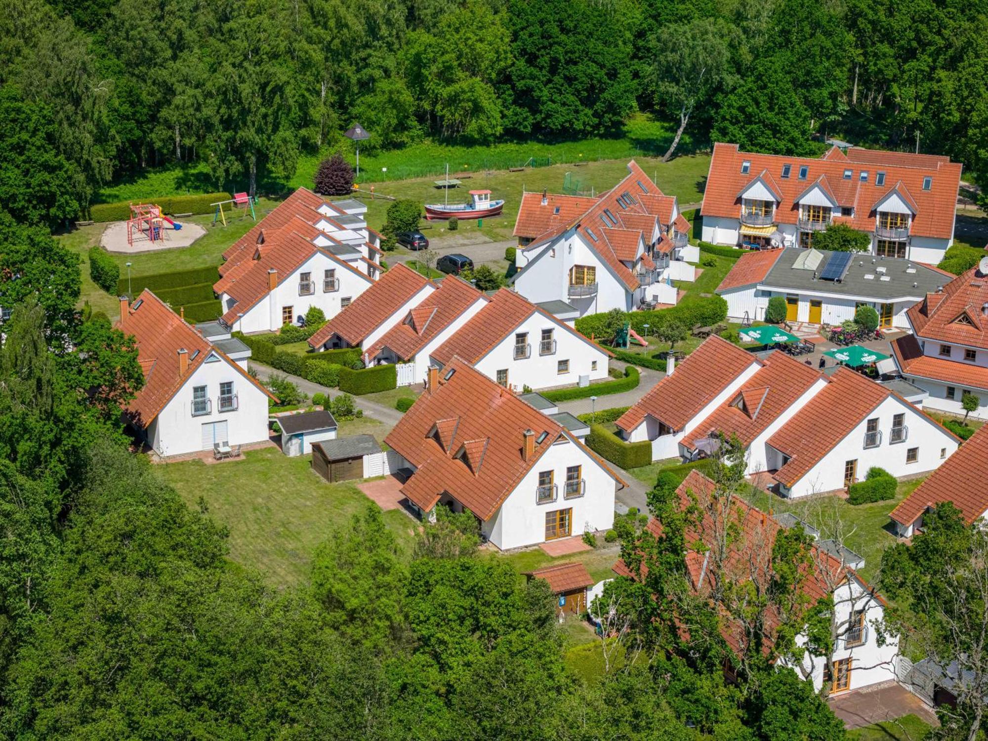 Ferienpark Freesenbruch Wohnung 2 6 - Windrose Zingst Buitenkant foto