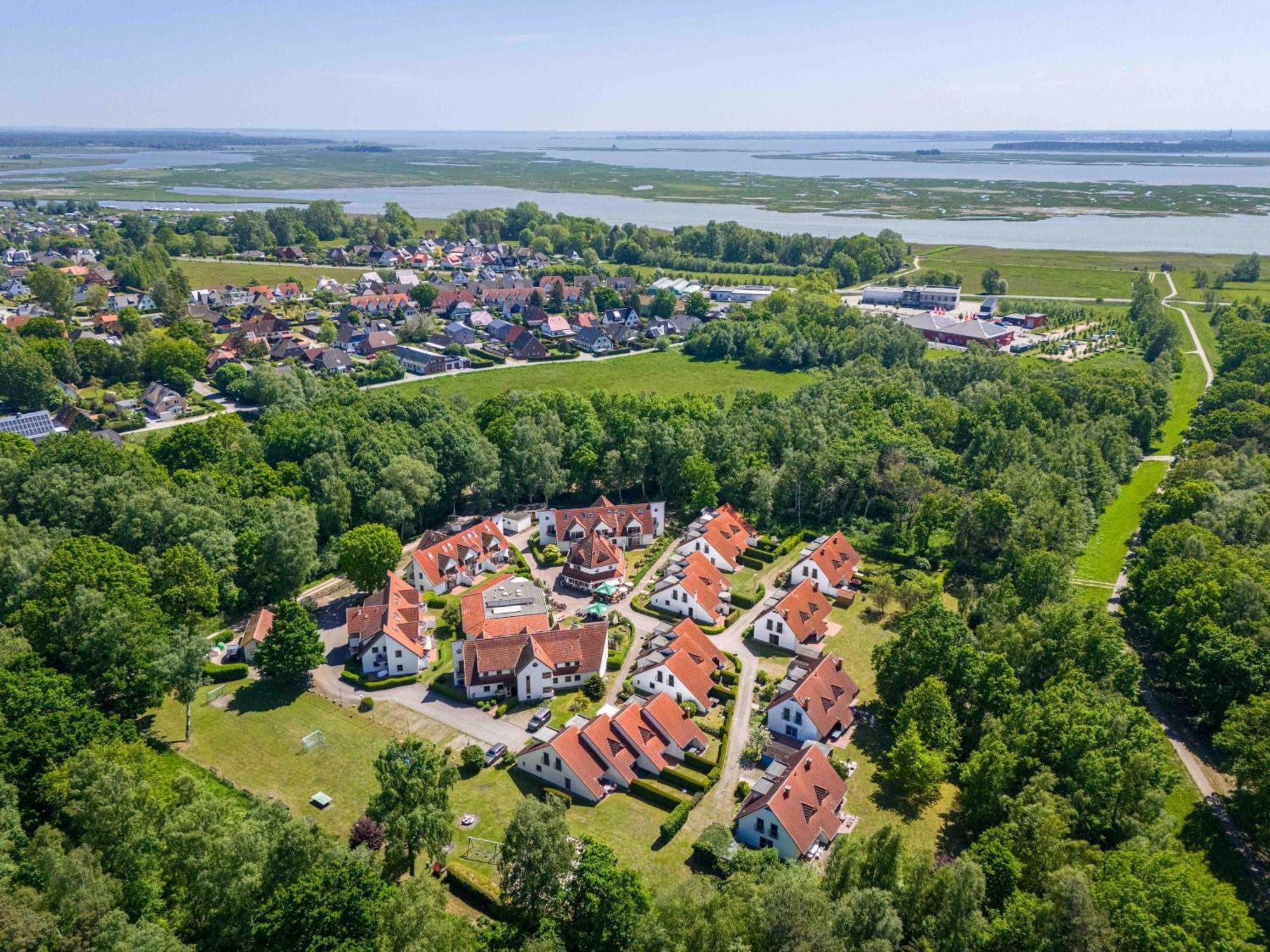 Ferienpark Freesenbruch Wohnung 2 6 - Windrose Zingst Buitenkant foto